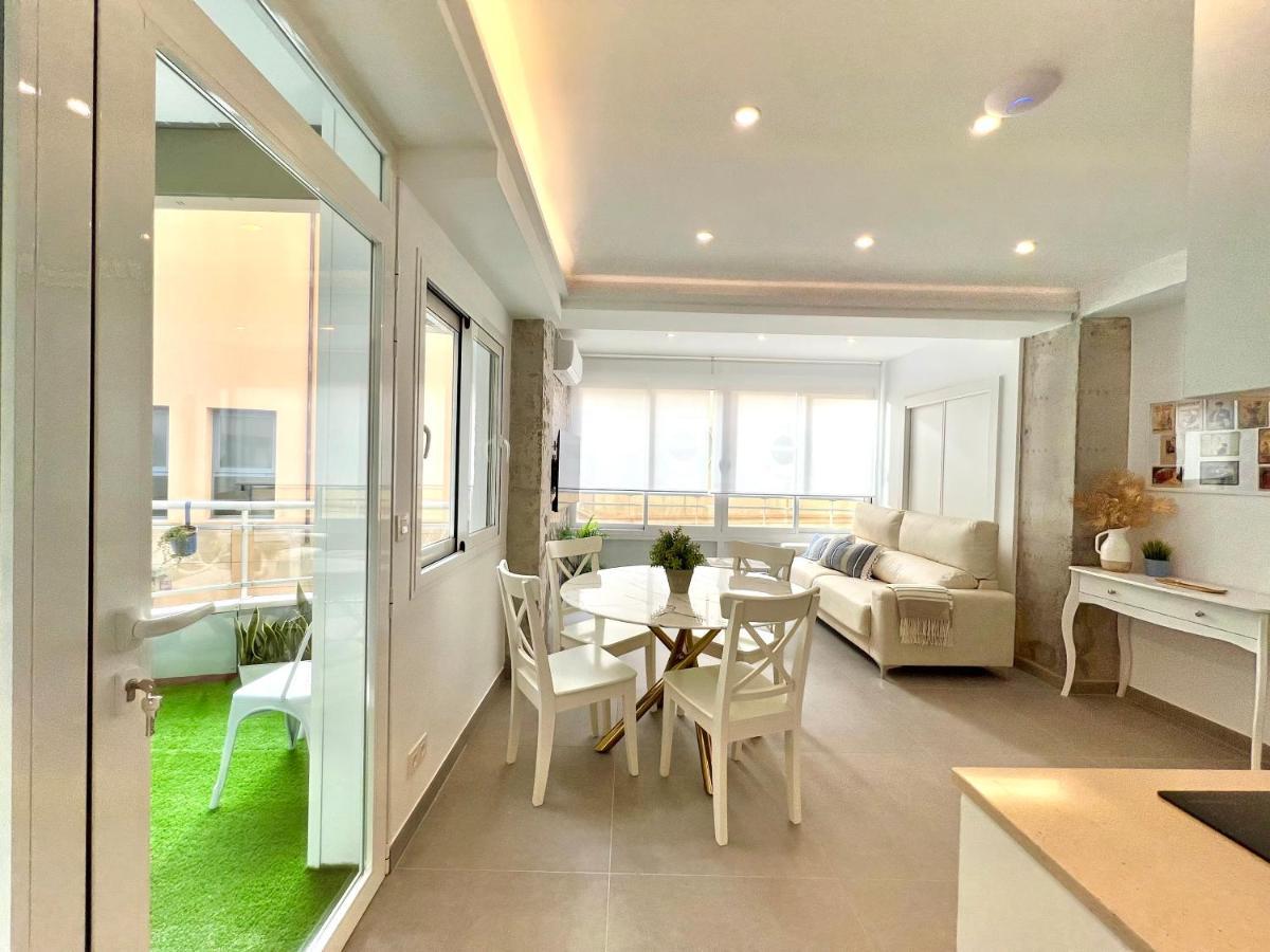 Malagueta Beach III & Terrace By Ele Apartments Málaga Dış mekan fotoğraf